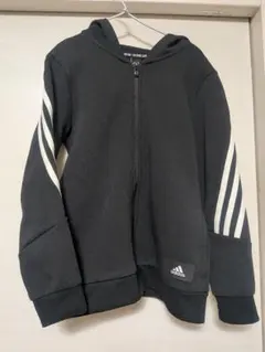 【中古品】adidas 黒 パーカー 140
