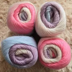 ウール100%　毛糸4玉　編み物　グラデーション