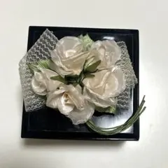 ホワイト ローズ コサージュ ブローチ