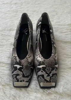 美品✨UNITEDARROWS SY トュキャップスクエアパンプスパイソン蛇柄のサムネイル