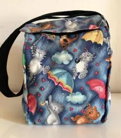 【COOLTOTE】ショルダーバック　USA製 猫と犬の傘柄のバッグ