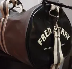 ク*ち様 ✨入札方式に変更！Fred Perry Classic Barrel