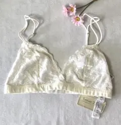 Forever 21 アイボリー レースブラトップ