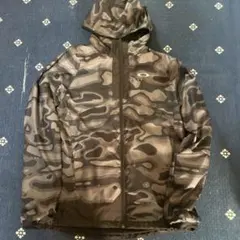 オークリー ウィンドブレーカー