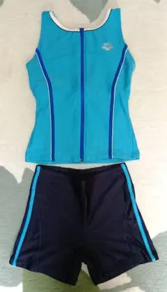 アリーナ　セパレート水着