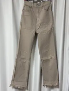 MOUSSY ベージュ フリンジ裾 デニムパンツ