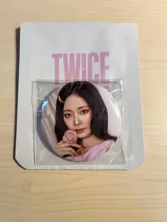 2026年最新】twiceツウィ缶バッジの人気アイテム - メルカリ