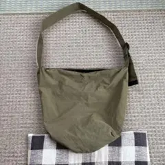 NIKO AND ... オリーブ ショルダーバッグ(値下げ可能)のサムネイル