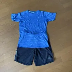 TIGORA 青いTシャツとショートパンツセット