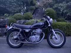 YAMAHA SR400 （3型・キャブ車）のサムネイル