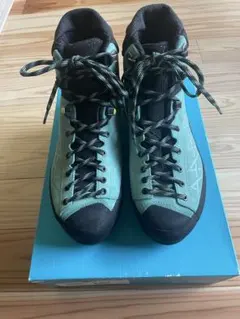 Item thumbnail for item c2925a1c-6c53-42b5-8324-87d43d0410f9