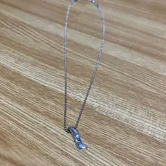 ネックレス　シルバー　変形モチーフ