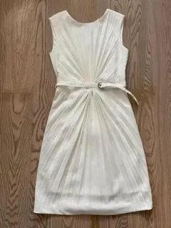 Ted Baker （テッドベーカー）プリーツワンピース　アイボリー