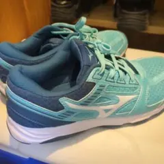MIZUNO ランニングシューズ ライトブルー 24.5cmのサムネイル