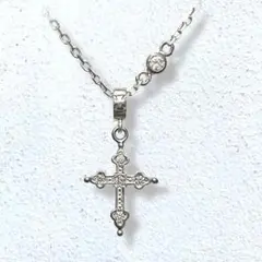 PETITE GOTHIC CROSS NECKLACE ローリーロドキンのサムネイル