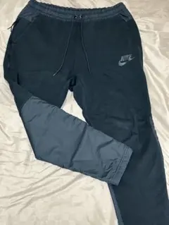 NIKE スウェットパンツ　テックフリース