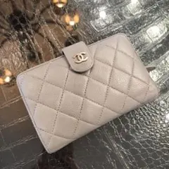CHANEL ソフトキャビアスキン 二つ折りコンパクトウォレット グレーのサムネイル