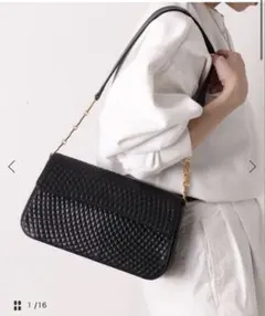 BALLYブラック キルティングレザー ショルダーバッグ