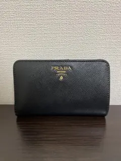 【お盆期間限定価格】PRADA 二つ折り財布 サフィアーノレザー ブラックのサムネイル