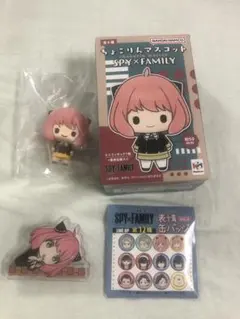 【新品】SPY x FAMILY アーニャミニフィギュア、缶バッチ、クリップ3点