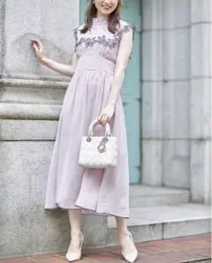 【新品】トッコクローゼット フラワー刺繍入りビックカラーフリルワンピースピンク