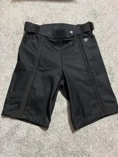 Goldwin スキーウェアショートパンツ 160サイズ ブラックのサムネイル