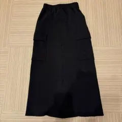 Warm Sweat Cargo Skirt カラー ブラック サイズ 34 Add some playfulness to your weekend wardrobe with our knee-length