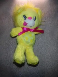 黄色のライオン型ぬいぐるみ