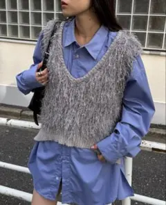 新年度SALE 美品☆チャオパニックティピー　Vネックループフリンジベスト