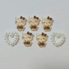 2.ネイルパーツ　デコパーツ　ハローキティ　ヒョウ柄　レオパード　ハート　7P