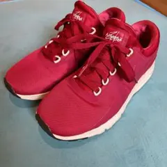 Nike 赤 ワインレッド　スニーカー