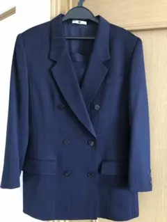 美品　昭和レトロ　日本製　紺色ストライプダブルスーツ　9号