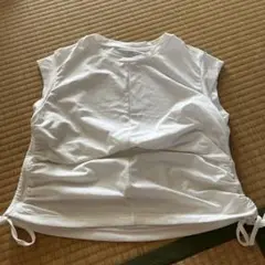 ヘレイアム　ホワイトノースリーブTシャツ3