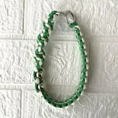 パラコード☆ハンドストラップ、キーホルダー【クリーム×グリーン】