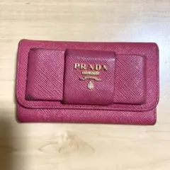 PRADA サフィアーノ キーケース レッド 濃いピンク - メルカリ