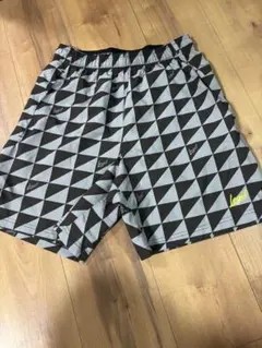 Supreme ショートパンツ 総柄 ロゴ ブラック ハーフパンツ