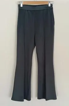 新品未使用　ポンチフレアパンツ 淡灰色　ゴムウエスト