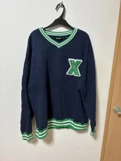 〈X-LARGE〉ネイビー Vネック トレーナー