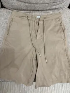 ZARA ベージュ ショートパンツ ハーフパンツのサムネイル