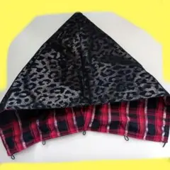 金✕黒ヒョウ柄　赤✕黒✕銀チェック　リバーシブル　フード　防寒フード　未使用