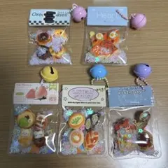 ガチャ詰めキーホルダー ミニチュアフード入り | Mercari