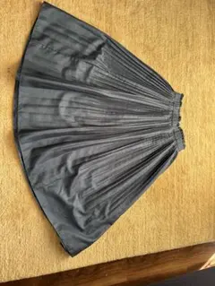 膝下丈　プリーツフレアスカート　くすみブルー