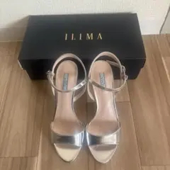 ILIMA アンクルストラップサンダル シルバー 23.5cmのサムネイル