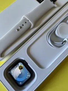 Ｑ:Apple watch SE GPS+Cell ular 40㎜ BT94%