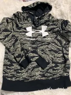 Under Armour 迷彩柄パーカー XLサイズ 裏起毛
