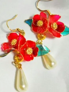 深紅の椿 ディップアート ディップフラワー ハンドメイド 和服 椿 ピアス