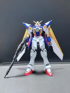 MG 1/100 ウイングガンダム 組立済み完成品 ガンプラ バンダイのサムネイル