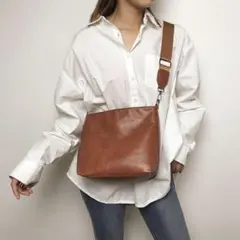 ショルダーバッグ　レディース　メンズ　斜めがけ　レザー　黒　無地　シンプル　軽量