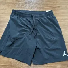 新品タグ付 定価5280円 Jordan ショートパンツ　ブラックのサムネイル