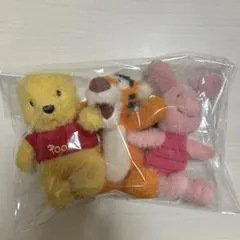 ディズニーリゾート　ぬいぐるみキーホルダーバッジ　プーさん　ティガー　ピグレット